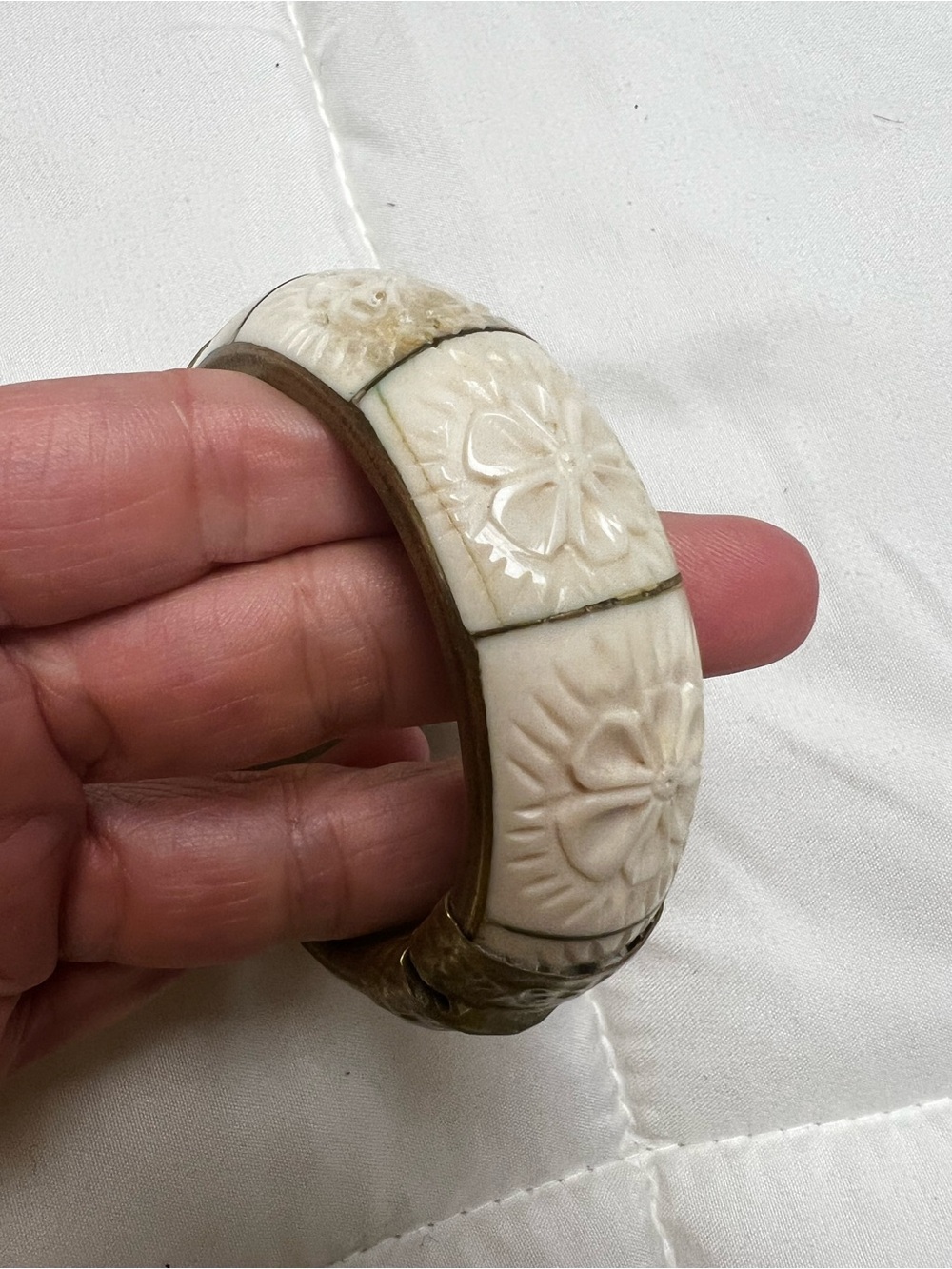 Vintage brass pin closure carved flowers bangle bracelet